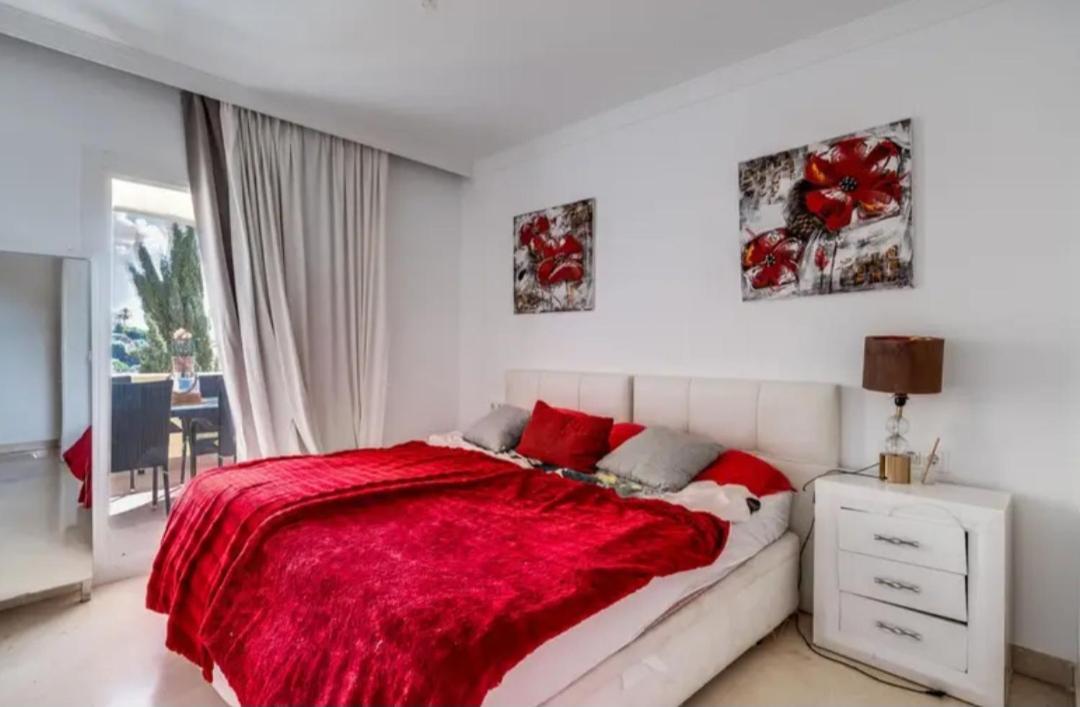 Bedroom, With A Share Bathroom In A Bed And Breakfast Place Málaga Eksteriør billede